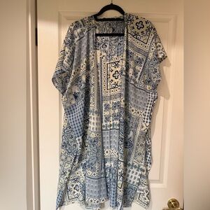 IMAN Blue and White Paisley Kimono